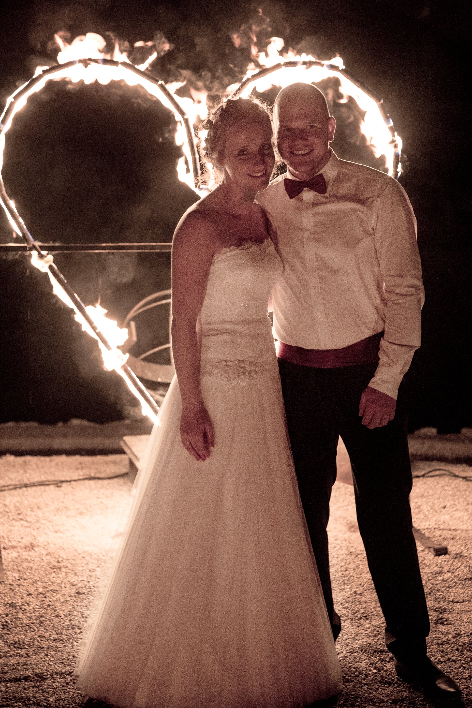 Hochzeitsfeuershow bei Sonnenuntergang