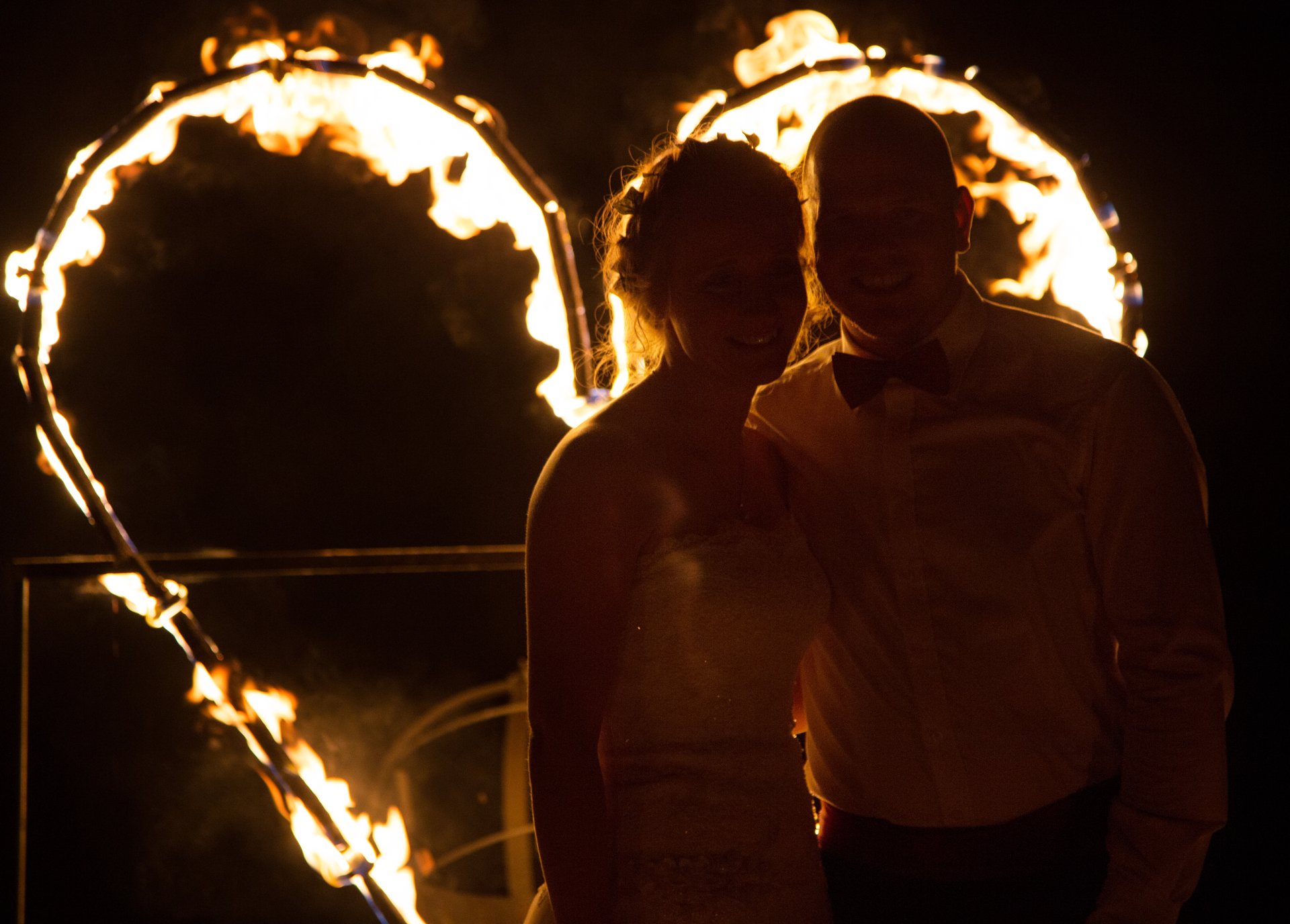 Feuershow bei einer Hochzeitsfeier